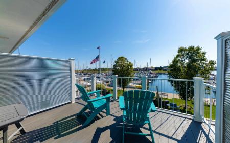 Private Deck w/ Incredible Views of the Marina