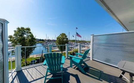 Private Deck w/ Incredible Views of the Marina
